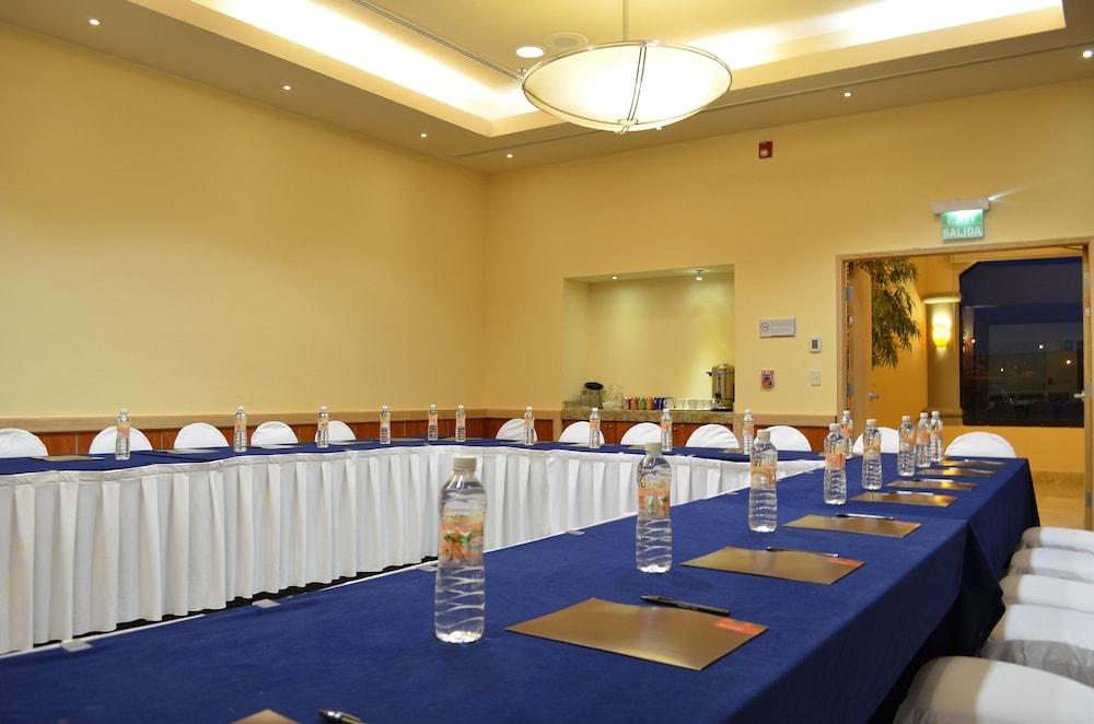 Nogales  Fiesta Inn Nogales מראה חיצוני תמונה