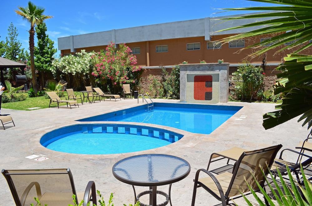 Nogales  Fiesta Inn Nogales מראה חיצוני תמונה