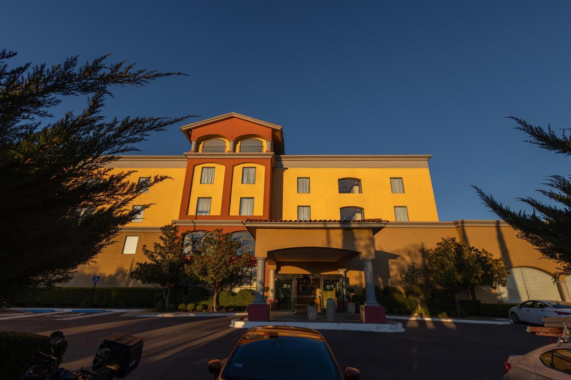 Nogales  Fiesta Inn Nogales מראה חיצוני תמונה