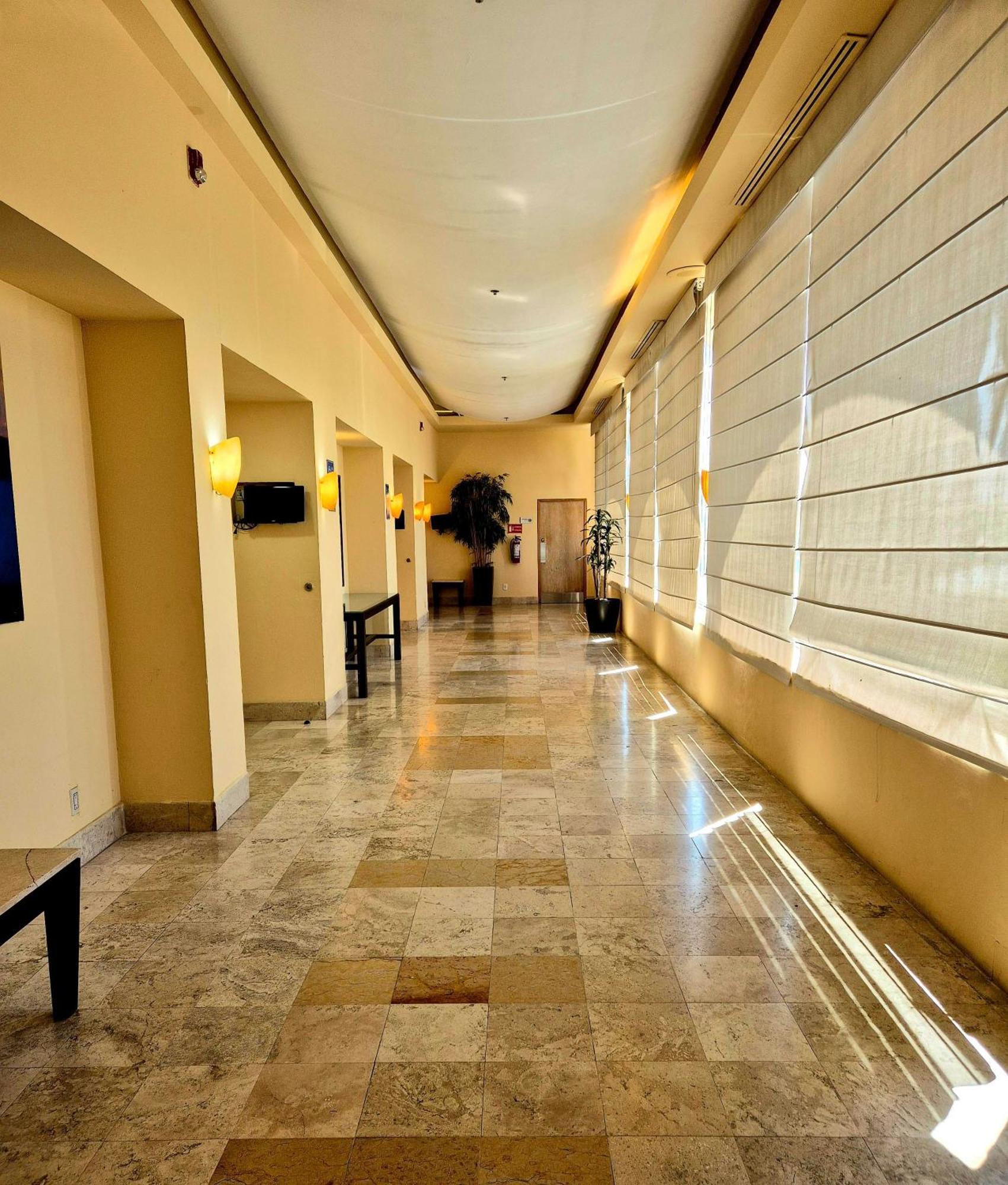 Nogales  Fiesta Inn Nogales מראה חיצוני תמונה